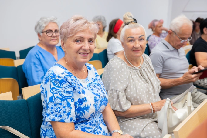 Zdjęcie nr 16 z galerii Uroczysta Gala Zakończenia Roku Akademickiego 2025/2026 Uniwersytetu Trzeciego Wieku Akademii WSB w Jaworznie