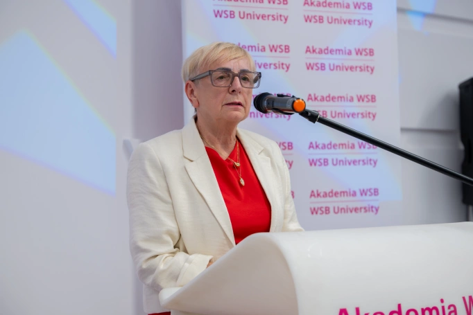 Zdjęcie nr 31 z galerii Uroczysta Gala Zakończenia Roku Akademickiego 2025/2026 Uniwersytetu Trzeciego Wieku Akademii WSB w Jaworznie