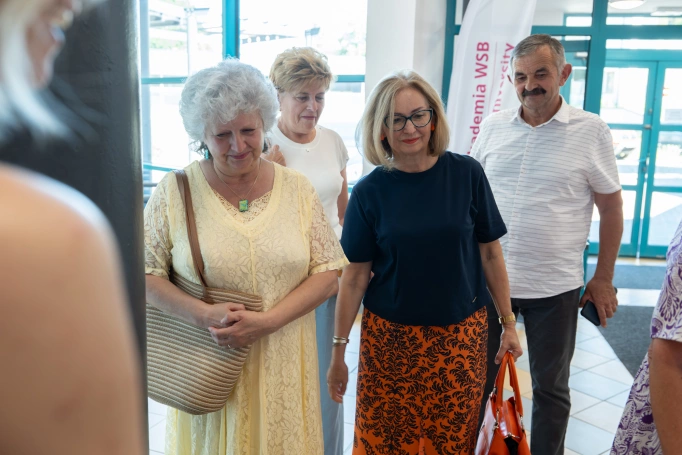 Zdjęcie nr 6 z galerii Uroczysta Gala Zakończenia Roku Akademickiego 2025/2026 Uniwersytetu Trzeciego Wieku Akademii WSB w Jaworznie