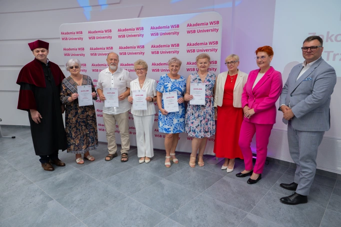 Zdjęcie nr 55 z galerii Uroczysta Gala Zakończenia Roku Akademickiego 2025/2026 Uniwersytetu Trzeciego Wieku Akademii WSB w Jaworznie
