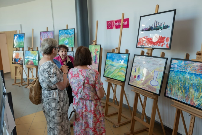Zdjęcie nr 77 z galerii Uroczysta Gala Zakończenia Roku Akademickiego 2025/2026 Uniwersytetu Trzeciego Wieku Akademii WSB w Jaworznie