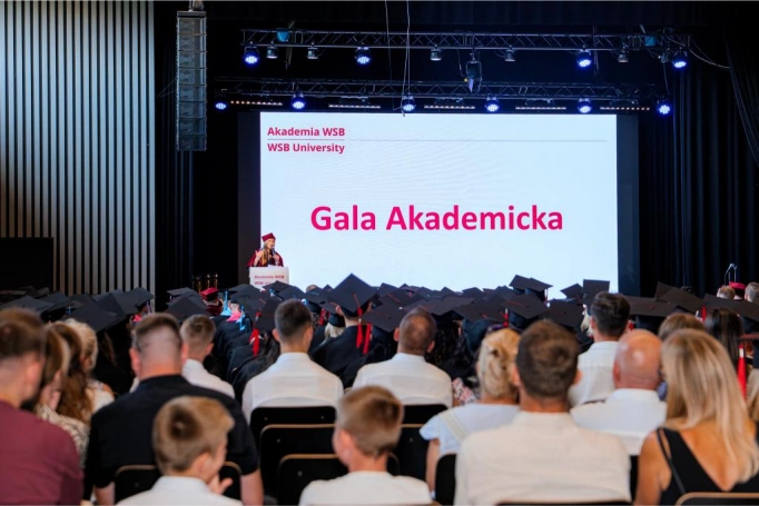 Zdjęcie nr 5 z galerii Gala Akademicka Akademii WSB Wydziału w Cieszynie | 30.06.2026