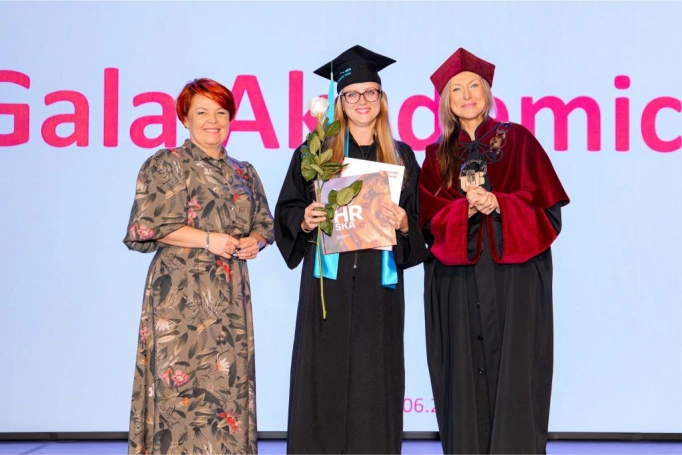 Zdjęcie nr 13 z galerii Gala Akademicka Akademii WSB Wydziału w Cieszynie | 30.06.2026