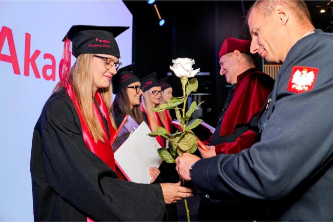 Zdjęcie nr 15 z galerii Gala Akademicka Akademii WSB Wydziału w Cieszynie | 30.06.2026