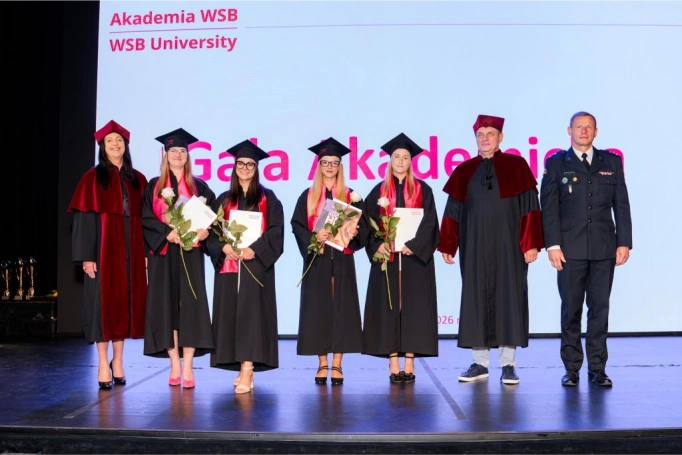 Zdjęcie nr 17 z galerii Gala Akademicka Akademii WSB Wydziału w Cieszynie | 30.06.2026