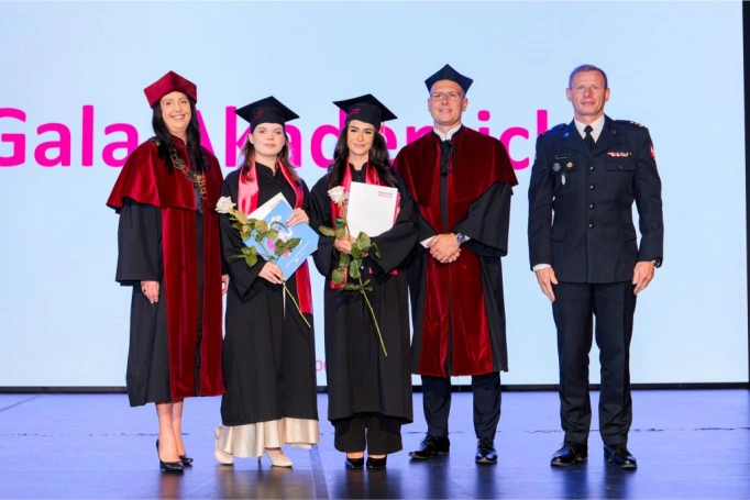 Zdjęcie nr 21 z galerii Gala Akademicka Akademii WSB Wydziału w Cieszynie | 30.06.2026