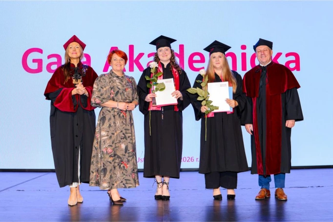 Zdjęcie nr 22 z galerii Gala Akademicka Akademii WSB Wydziału w Cieszynie | 30.06.2026