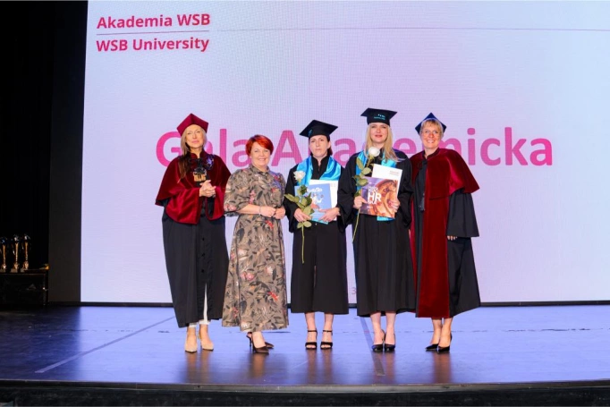 Zdjęcie nr 25 z galerii Gala Akademicka Akademii WSB Wydziału w Cieszynie | 30.06.2026