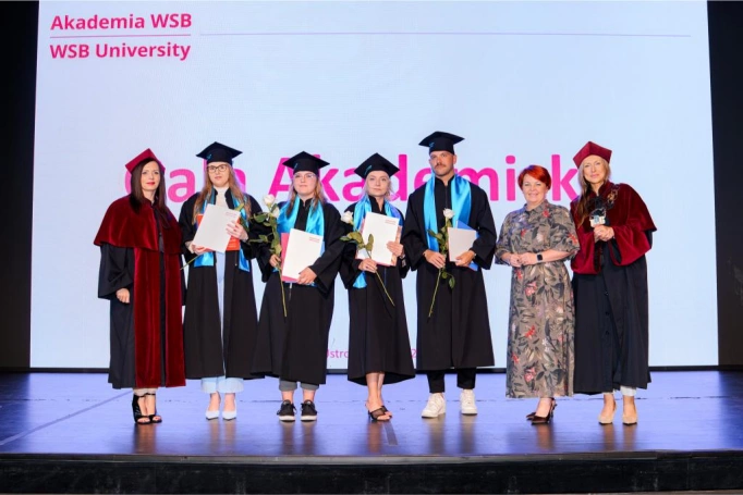Zdjęcie nr 27 z galerii Gala Akademicka Akademii WSB Wydziału w Cieszynie | 30.06.2026