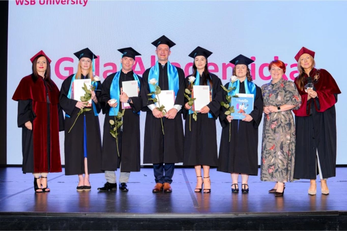 Zdjęcie nr 29 z galerii Gala Akademicka Akademii WSB Wydziału w Cieszynie | 30.06.2026