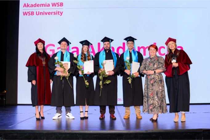 Zdjęcie nr 31 z galerii Gala Akademicka Akademii WSB Wydziału w Cieszynie | 30.06.2026