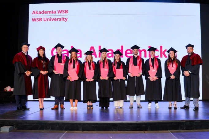 Zdjęcie nr 43 z galerii Gala Akademicka Akademii WSB Wydziału w Cieszynie | 30.06.2026