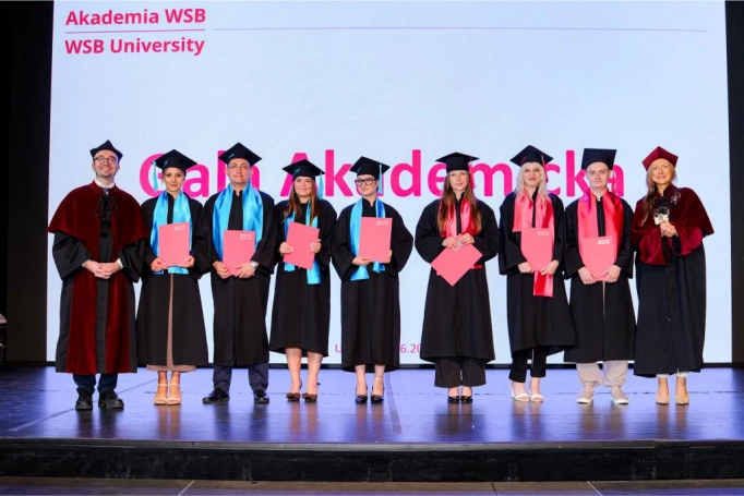 Zdjęcie nr 49 z galerii Gala Akademicka Akademii WSB Wydziału w Cieszynie | 30.06.2026