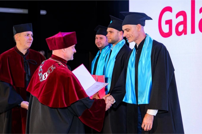 Zdjęcie nr 54 z galerii Gala Akademicka Akademii WSB Wydziału w Cieszynie | 30.06.2026