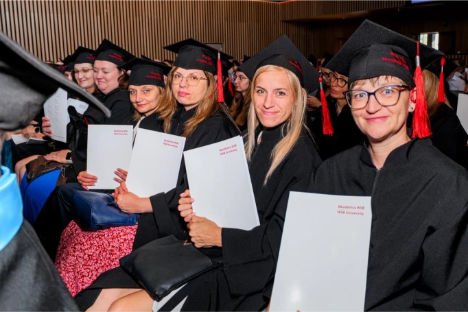 Zdjęcie nr 68 z galerii Gala Akademicka Akademii WSB Wydziału w Cieszynie | 30.06.2026
