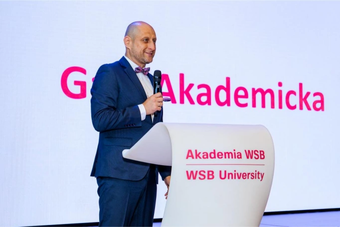 Zdjęcie nr 77 z galerii Gala Akademicka Akademii WSB Wydziału w Cieszynie | 30.06.2026