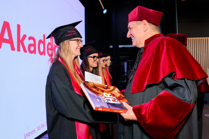 Zdjęcie nr 29 z galerii Gala Akademicka Akademii WSB Wydziału Zamiejscowego w Cieszynie