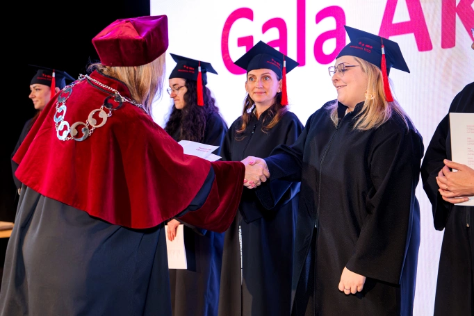 Zdjęcie nr 46 z galerii Gala Akademicka Akademii WSB Wydziału Zamiejscowego w Cieszynie