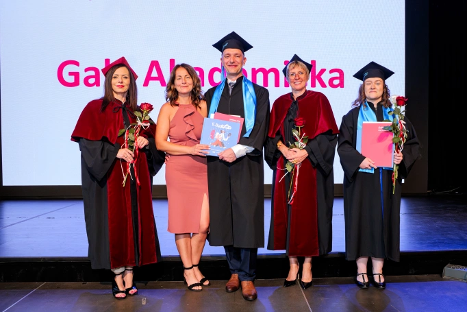 Zdjęcie nr 57 z galerii Gala Akademicka Akademii WSB Wydziału Zamiejscowego w Cieszynie