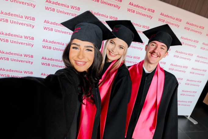 Zdjęcie nr 3 z galerii Gala Akademicka Akademii WSB Wydziału Zamiejscowego w Cieszynie