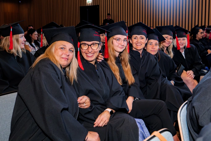 Zdjęcie nr 14 z galerii Gala Akademicka Akademii WSB Wydziału Zamiejscowego w Cieszynie