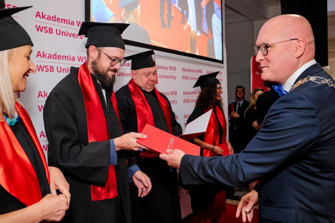 Zdjęcie nr 46 z galerii Dyplomy, wyr&oacute;żnienia i nowe zawodowe możliwości