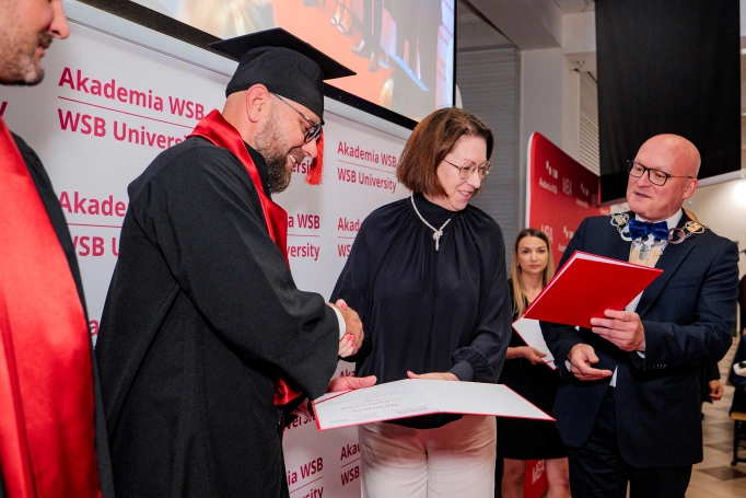 Zdjęcie nr 53 z galerii Dyplomy, wyr&oacute;żnienia i nowe zawodowe możliwości