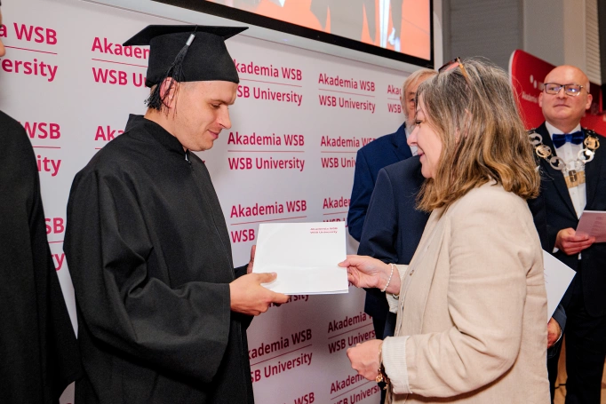 Zdjęcie nr 106 z galerii Dyplomy, wyr&oacute;żnienia i nowe zawodowe możliwości