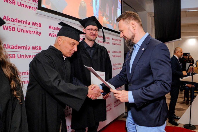 Zdjęcie nr 111 z galerii Dyplomy, wyr&oacute;żnienia i nowe zawodowe możliwości