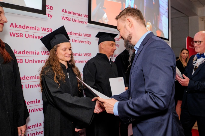 Zdjęcie nr 112 z galerii Dyplomy, wyr&oacute;żnienia i nowe zawodowe możliwości