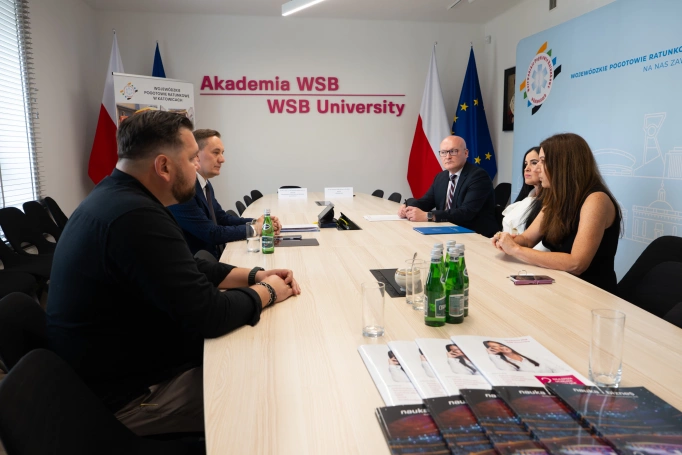 Zdjęcie nr 9 z galerii Akademia WSB i Wojew&oacute;dzkie Pogotowie Ratunkowe w Katowicach rozpoczynają wsp&oacute;łpracę