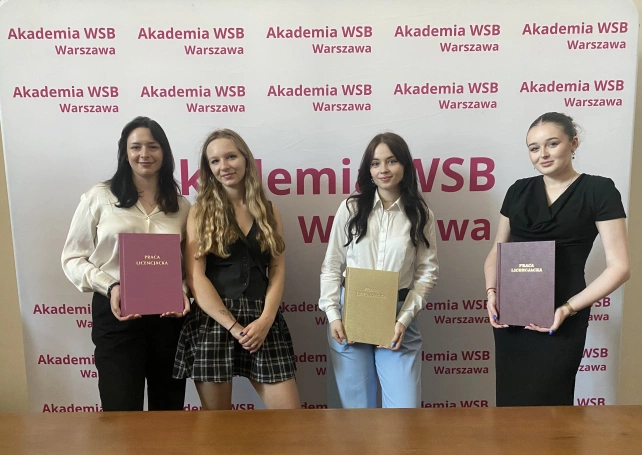 Zdjęcie nr 3 z galerii Obrony prac dyplomowych na warszawskim wydziale Akademii WSB