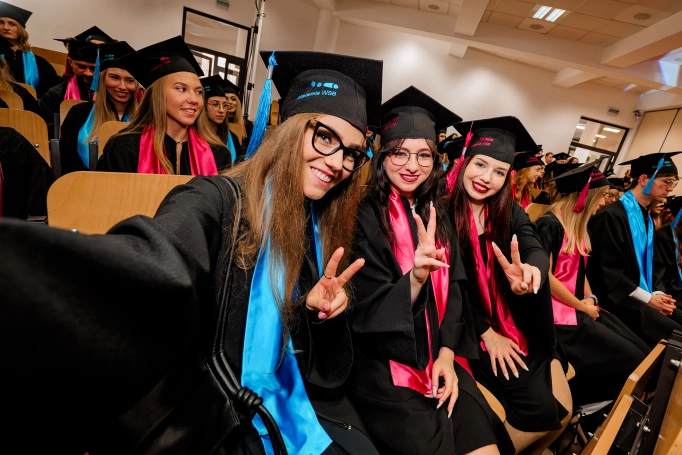 Zdjęcie nr 16 z galerii Gala Wręczenia Dyplom&oacute;w Absolwentom Collegium Medicum - Wydziału Medycznego Akademii WSB 