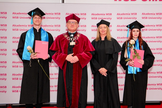 Zdjęcie nr 21 z galerii Gala Wręczenia Dyplom&oacute;w Absolwentom Collegium Medicum - Wydziału Medycznego Akademii WSB 