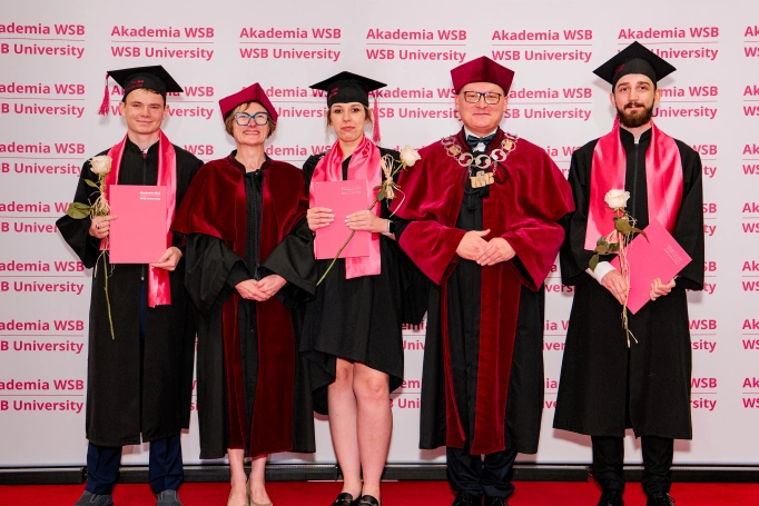 Zdjęcie nr 27 z galerii Gala Wręczenia Dyplom&oacute;w Absolwentom Collegium Medicum - Wydziału Medycznego Akademii WSB 