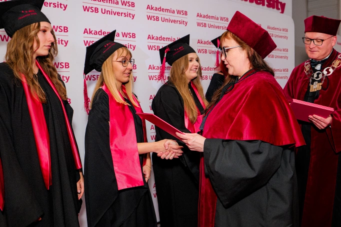 Zdjęcie nr 38 z galerii Gala Wręczenia Dyplom&oacute;w Absolwentom Collegium Medicum - Wydziału Medycznego Akademii WSB 