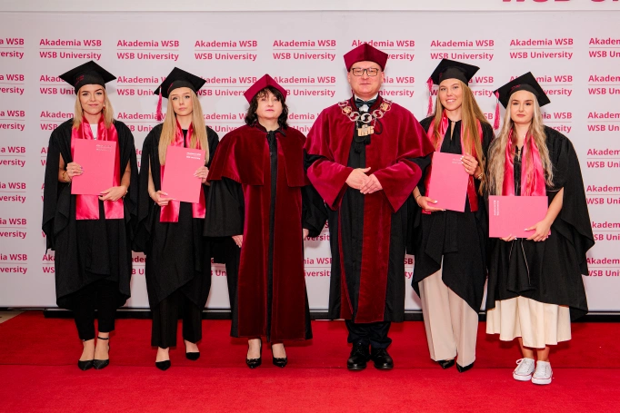 Zdjęcie nr 75 z galerii Gala Wręczenia Dyplom&oacute;w Absolwentom Collegium Medicum - Wydziału Medycznego Akademii WSB 