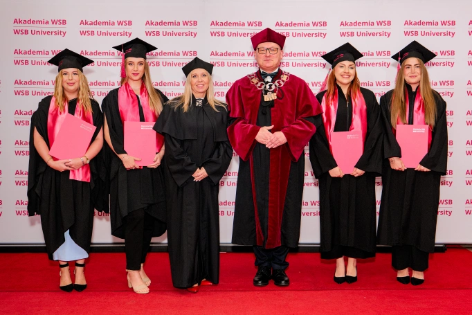 Zdjęcie nr 76 z galerii Gala Wręczenia Dyplom&oacute;w Absolwentom Collegium Medicum - Wydziału Medycznego Akademii WSB 
