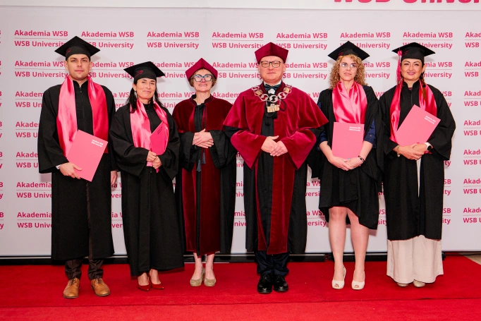 Zdjęcie nr 83 z galerii Gala Wręczenia Dyplom&oacute;w Absolwentom Collegium Medicum - Wydziału Medycznego Akademii WSB 