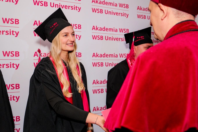 Zdjęcie nr 90 z galerii Gala Wręczenia Dyplom&oacute;w Absolwentom Collegium Medicum - Wydziału Medycznego Akademii WSB 