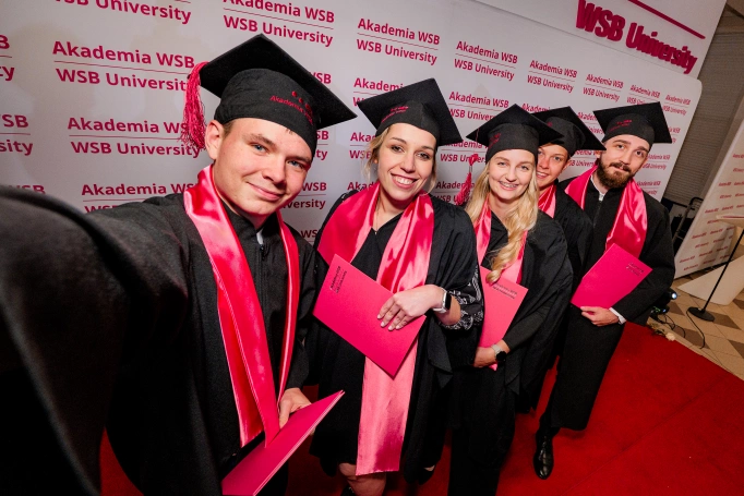 Zdjęcie nr 55 z galerii Gala Wręczenia Dyplom&oacute;w Absolwentom Collegium Medicum - Wydziału Medycznego Akademii WSB 