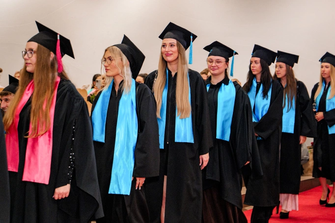 Zdjęcie nr 5 z galerii Gala Wręczenia Dyplom&oacute;w Absolwentom Collegium Medicum - Wydziału Medycznego Akademii WSB 