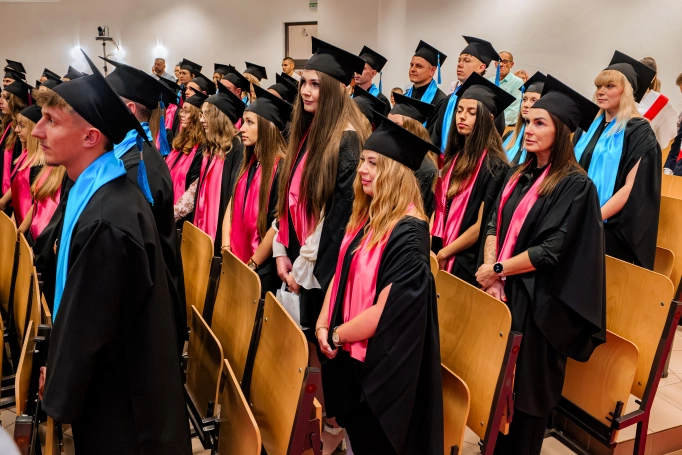 Zdjęcie nr 8 z galerii Gala Wręczenia Dyplom&oacute;w Absolwentom Collegium Medicum - Wydziału Medycznego Akademii WSB 