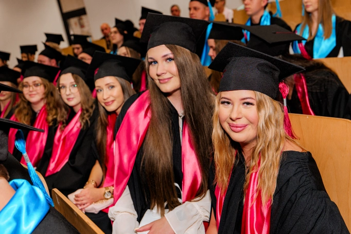 Zdjęcie nr 10 z galerii Gala Wręczenia Dyplom&oacute;w Absolwentom Collegium Medicum - Wydziału Medycznego Akademii WSB 