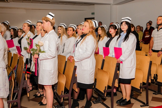 Zdjęcie nr 23 z galerii Diplomas, the Capping Ceremony, and the Professional Oath