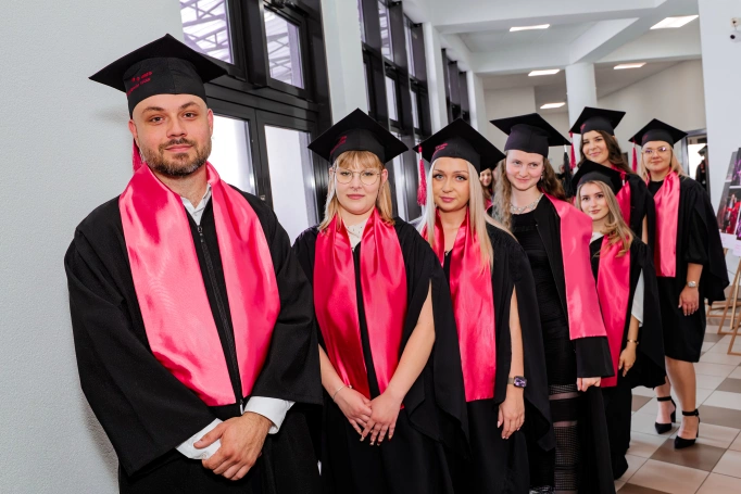 Zdjęcie nr 22 z galerii Graduates of WSB University&rsquo;s First-Cycle Degree Programmes Received Their Diplomas