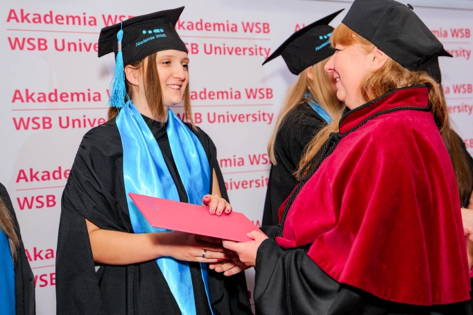 Zdjęcie nr 95 z galerii Uroczysty finał akademickiej drogi | Gala studi&oacute;w II stopnia i jednolitych magisterskich