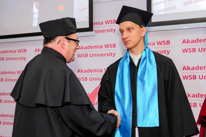 Zdjęcie nr 102 z galerii Uroczysty finał akademickiej drogi | Gala studi&oacute;w II stopnia i jednolitych magisterskich