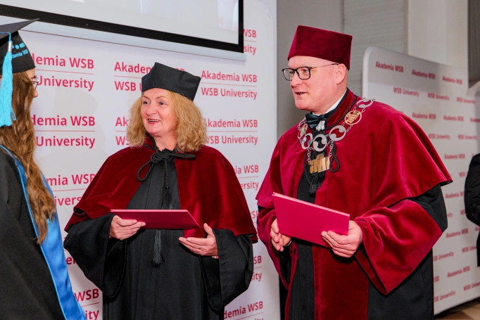 Zdjęcie nr 107 z galerii Uroczysty finał akademickiej drogi | Gala studi&oacute;w II stopnia i jednolitych magisterskich
