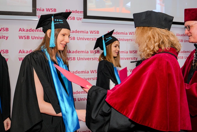 Zdjęcie nr 108 z galerii Uroczysty finał akademickiej drogi | Gala studi&oacute;w II stopnia i jednolitych magisterskich